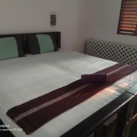 Peacock Garden Bed & Breakfast แทนกาลเล ภายนอก รูปภาพ